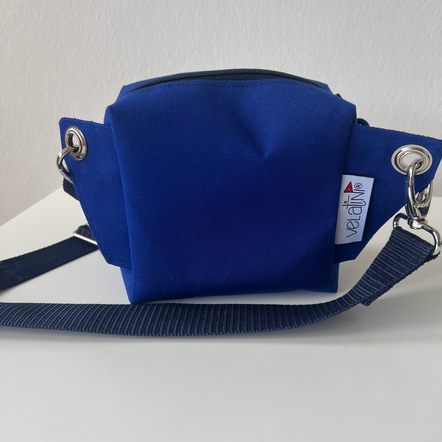Umhängetasche "22" - blau mit dunkelblauem Gurt