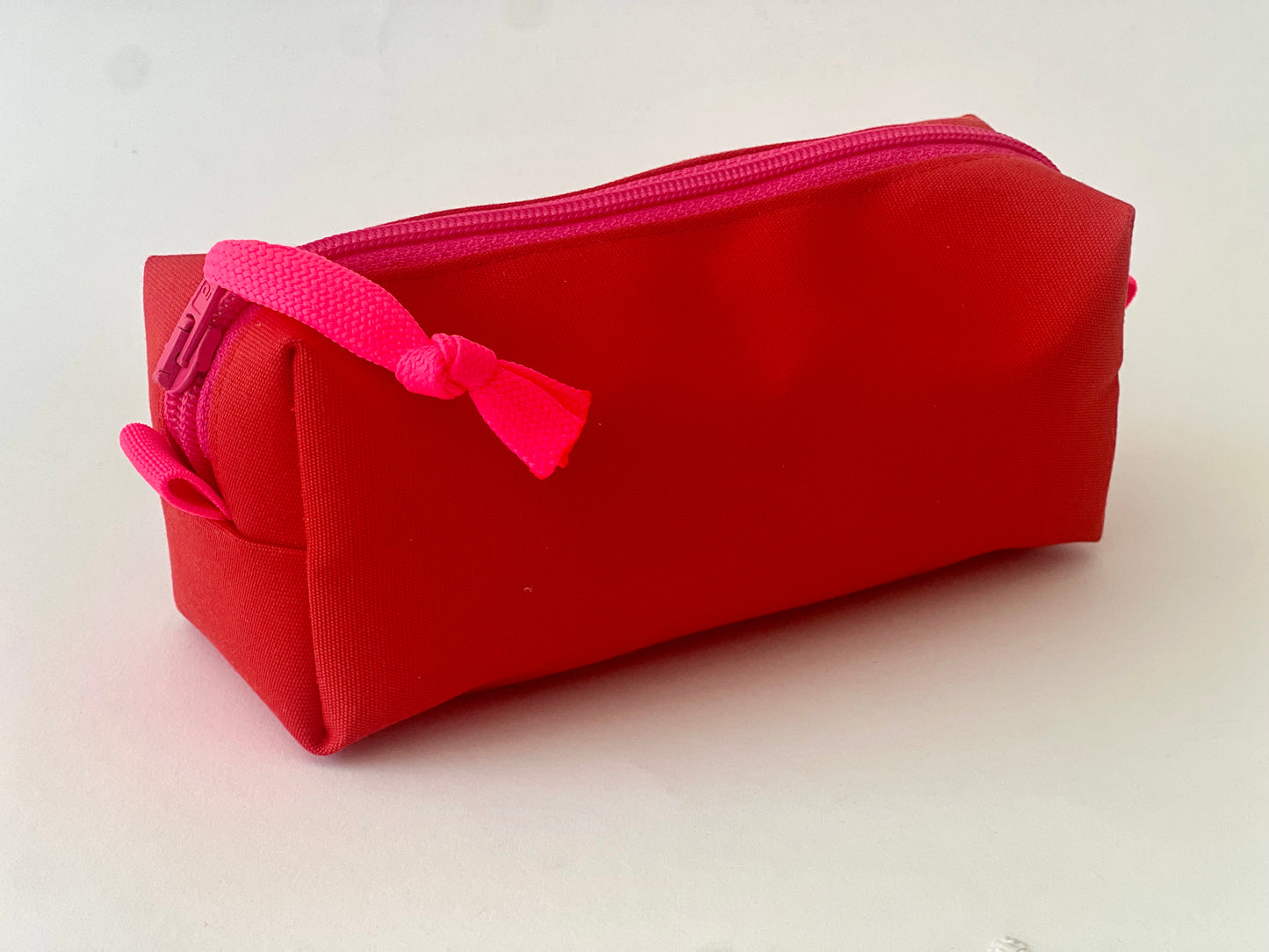 Federtasche/Kosmetiktasche in rot