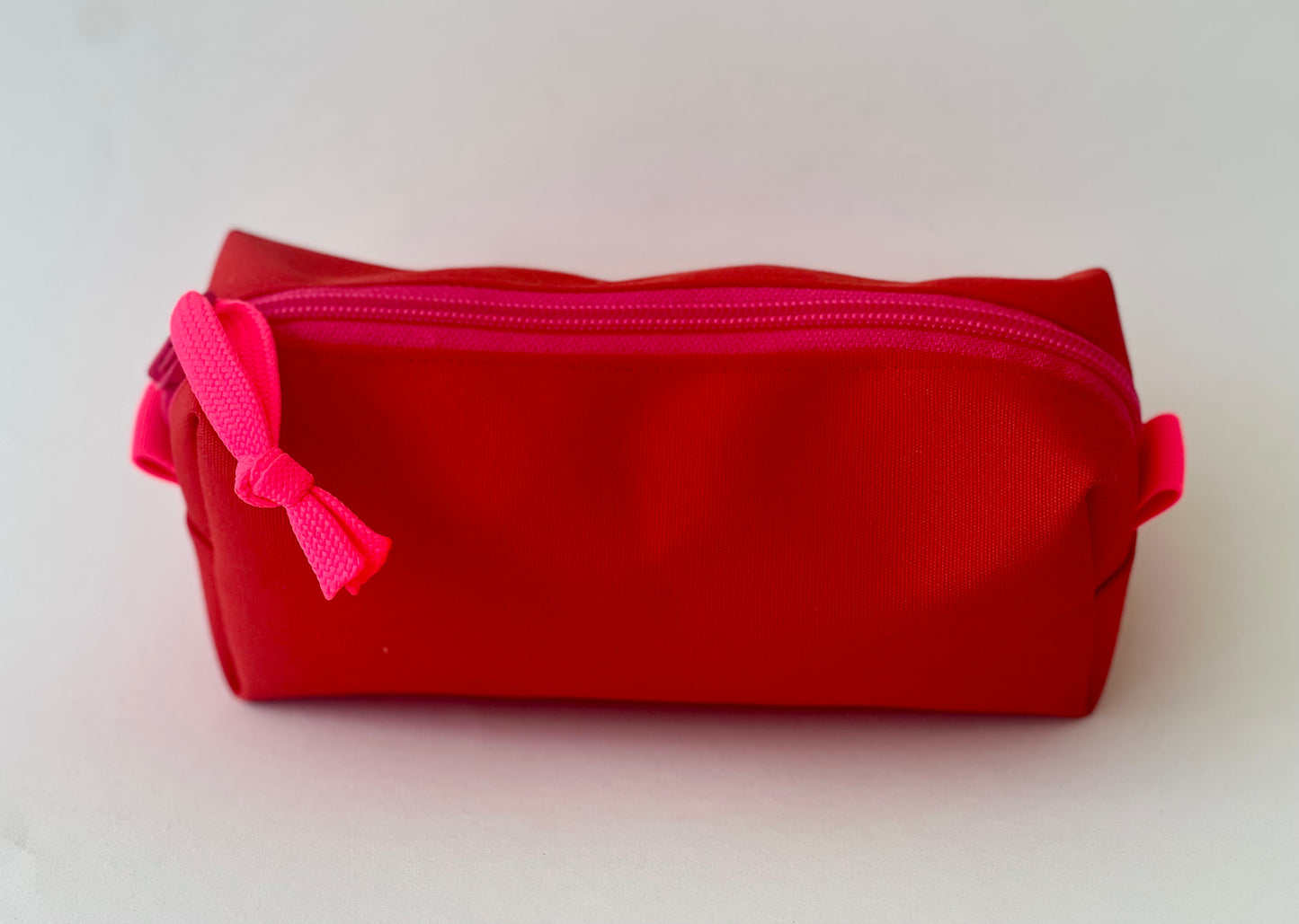 Federtasche/Kosmetiktasche in rot