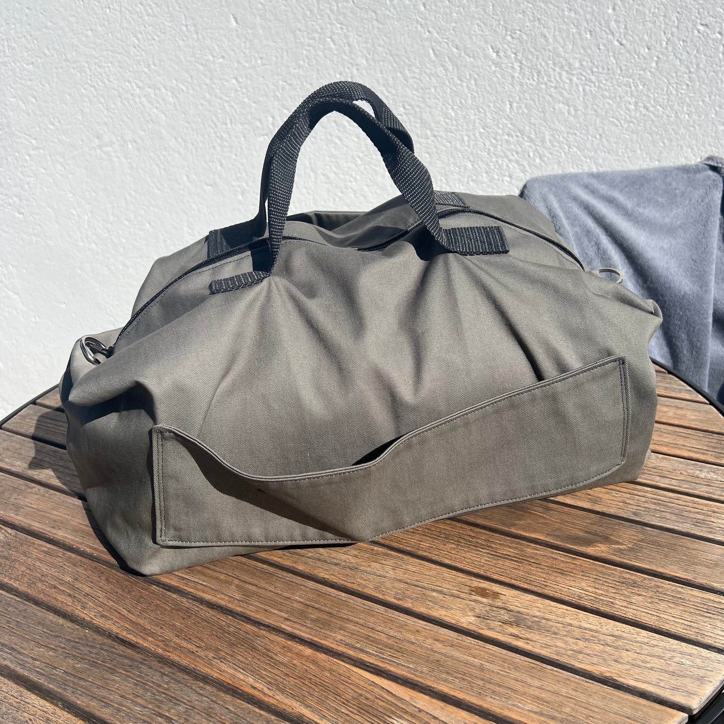Dunkelgrüner Dufflebag