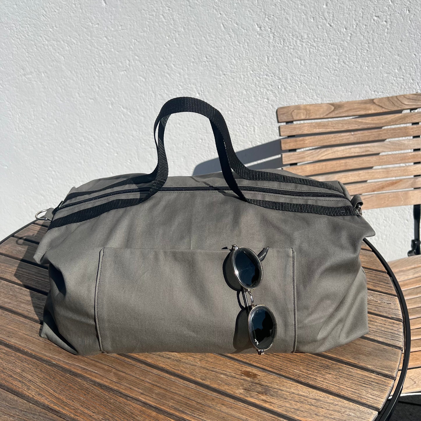 Dunkelgrüner Dufflebag